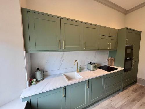 The Comet - Macaulay Letting in เฮเลนส์โบ่