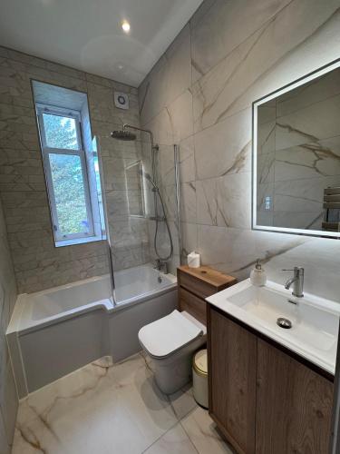 The Comet - Macaulay Letting in เฮเลนส์โบ่