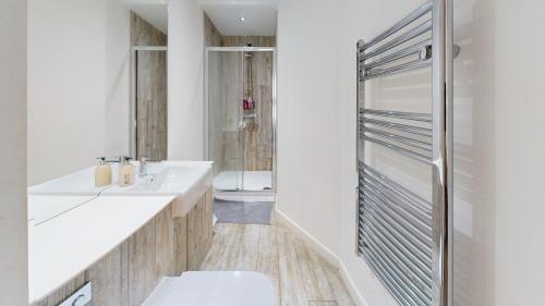 Modern 2 Bed 2 Bath Apartment City Centre, Manchester (fotografie 10)