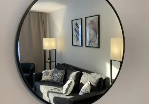 Stylish Apartment near Schlosspark with Balcony – APOLONIAliving in Karlsruhe, Deutschland
