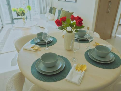 Stylish-2BR Burj Royale 3 min walk to Dubai Mall - image 13