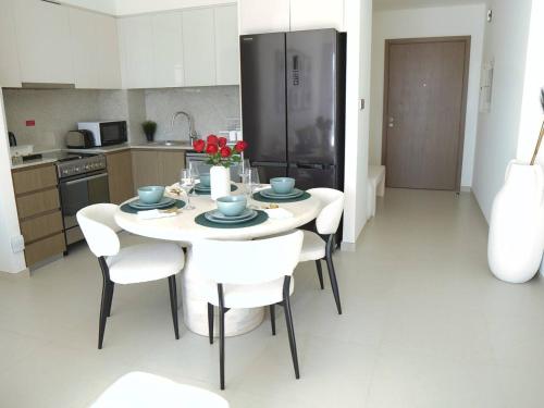 Stylish-2BR Burj Royale 3 min walk to Dubai Mall - image 9