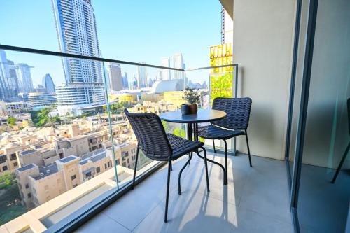 Full Burj Khalifa View 3min Walk to Dubai Mall - image 12