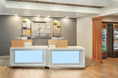 Holiday Inn Express Hotel & Suites Urbana-Champaign-U of I Area an IHG Hotel - image 8