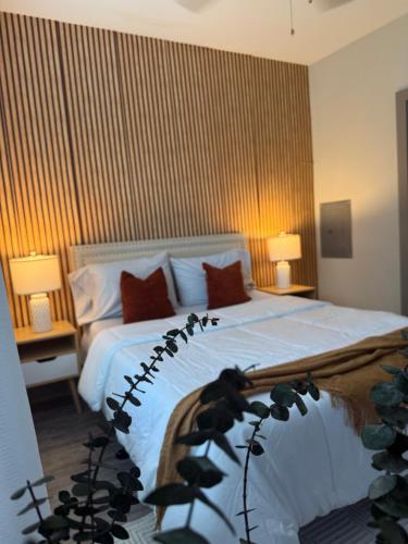 Large Buckhead modern suite in Lindridge-Martin Manor