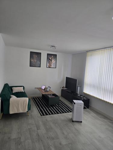 Cozy Apartment - 5 mins from the Tube