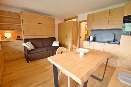 Shared lounge/TV area, Presanella View Studio Mhd in Madonna di Campiglio