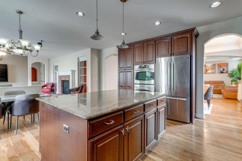 Yard, Home Gym, & Game Room: Spacious Aurora Home in Tallyn's Reach