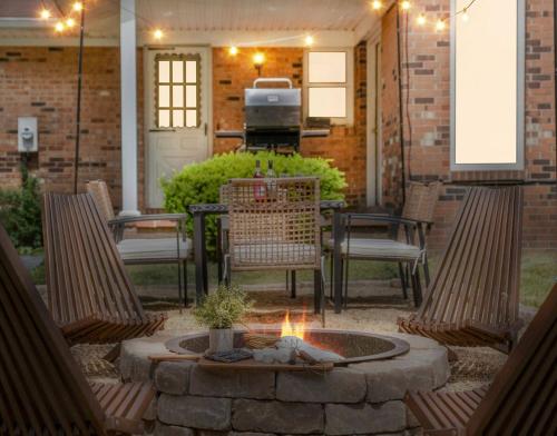 Attractions, Quiet NRG Retreat | Hot Tub • Gameroom • Firepit in Oak Hill (WV)