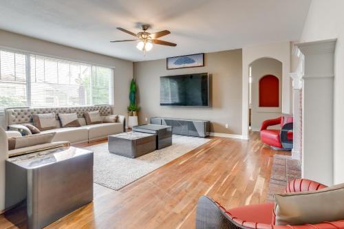 Yard, Home Gym, & Game Room: Spacious Aurora Home in Tallyn's Reach