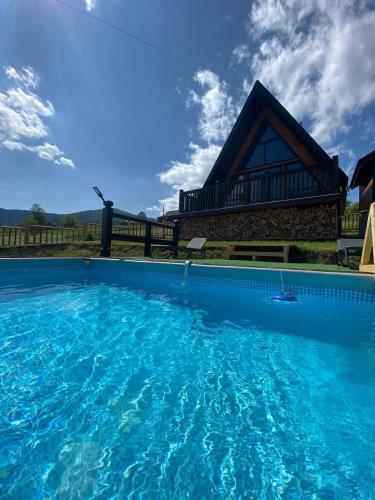 مسبح, Котедж A-frame Strimba in Volosyanka