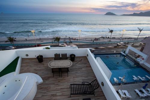 Coral Island Beach View Hotel in Mazatlán