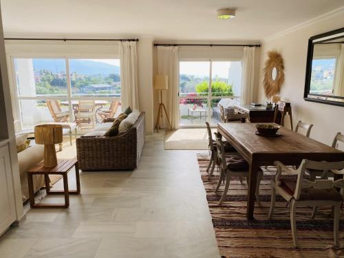 Duplex vistas al golf Guadalmina Marbella in Linda Vista