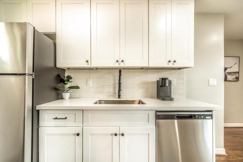 1BR Gem Free Parking 5 mins to Houston Museum near โรงละครมิวสิกบ็อกซ์