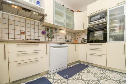 Cocina, Apartments Kaza in Okrug Gornji