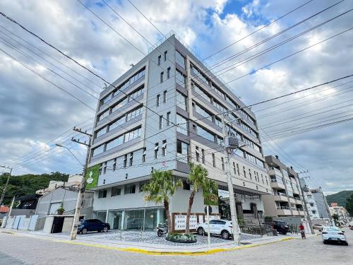 Flat com piscina aquecida em Bombas/SC