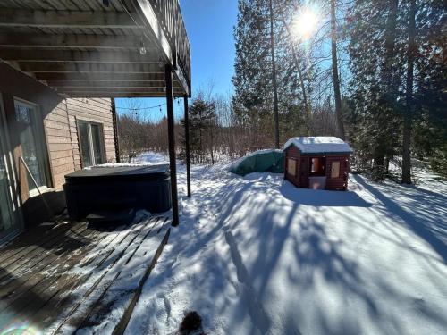 Chalet au pied du lac in Saint-Alphonse-Rodriguez (QC)