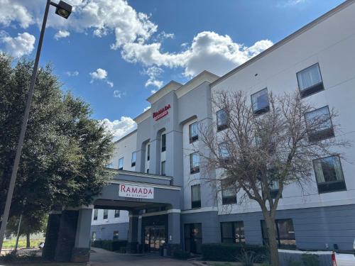 Ramada by Wyndham Burkburnett / Wichita Falls - 숙소 외관