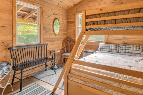 Luxe Cabin Compound 4 Mi to Cameron State Forest! in Ванна (Нью-Йорк)