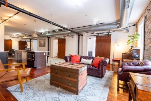 PRISTINE 3 BR Million-Dollar Loft Elevator Parking in Philadelphia, USA