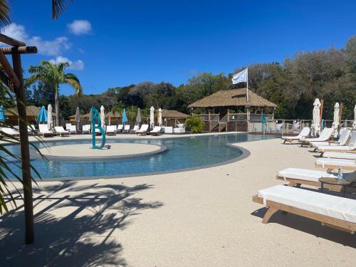 Θέα, Village Kawann accès plage (Village Kawann acces plage) in Σεντ-Λούις