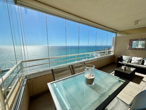 Spacious Apartment with Stunning Ocean Views