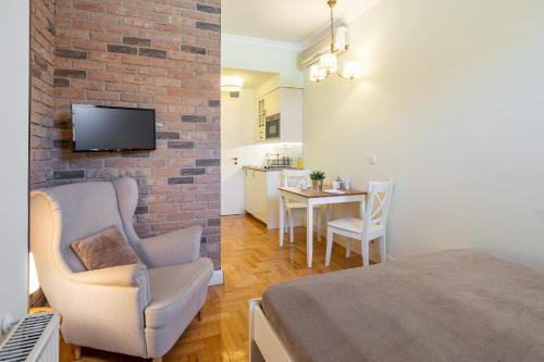 Elegant Central Haven - Contemporary Design and Heritage Vibes - image 6