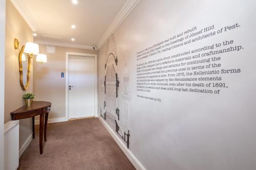 Elegant Central Haven - Contemporary Design and Heritage Vibes - main image