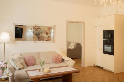 Tynska apartment, Прага (фото 9)