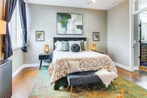 Modern Dtwn Condo with Balcony in Hendersonville in Hendersonville