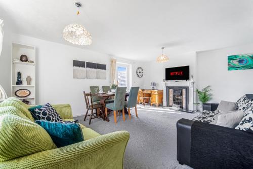 A spacious and Modern Three-Bedroom Oxford Home near the University and Hospital, Oxford