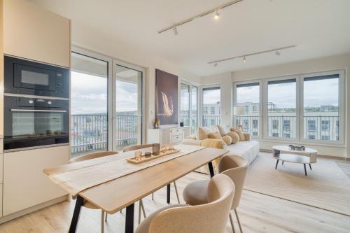 Chloé's Beige Apartment with big balcony, O2 arena, Praga (foto 9)