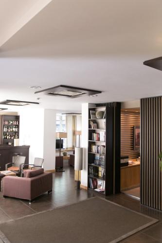 大堂, 圖林酒店 (Hotel Touring) in 卡爾皮