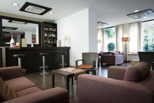 大堂, 圖林酒店 (Hotel Touring) in 卡爾皮