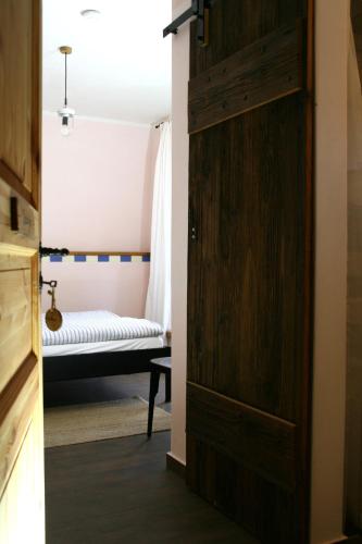 1 double bed