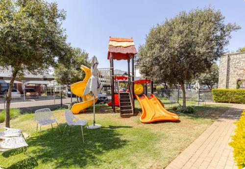 Parc infantil, Modern Apartment near OR Tambo Airport in Lethabong