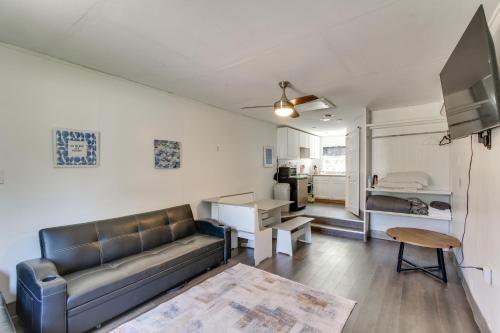 2 Mi to Long Beach Waterfront! Convenient Studio