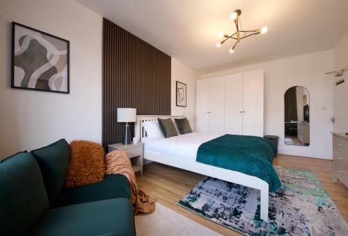 Emerald cosy room with dedicated Toilet, London (photo 7)