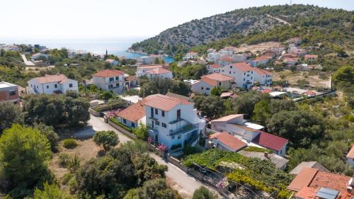 Tampilan eksterior, Apartments with parking space Razanj, Rogoznica - 12133 in Rogoznica