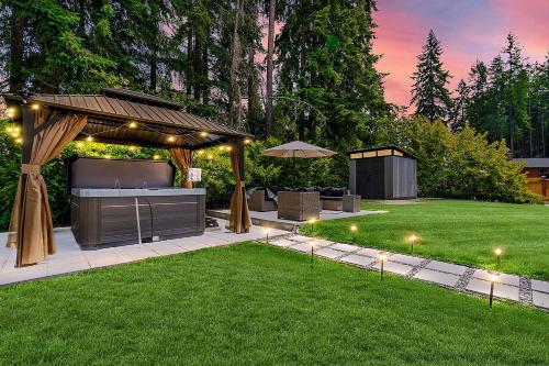 Lynnwood Modern Basement Hot Tub Private Entry – khách sạn tại Lynnwood