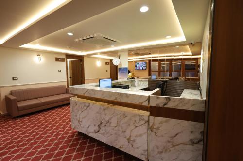 Hotel Heaven Blue in ราชโกฎิ