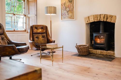 Historic 3 Bedroom Cottage in the Cotswolds in Milton-under-Wychwood