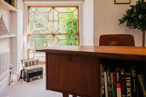Historic 3 Bedroom Cottage in the Cotswolds in Milton-under-Wychwood