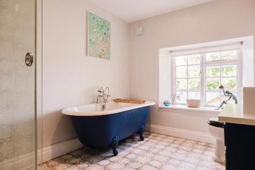 Historic 3 Bedroom Cottage in the Cotswolds in Milton-under-Wychwood