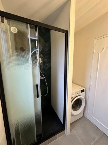 Superb apartment near RER A free parking in Буасі-Сен-Леже