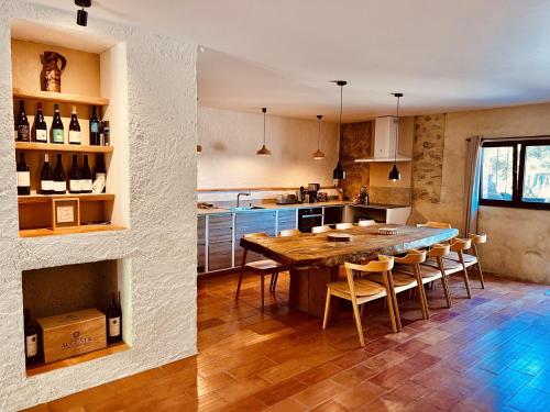Konyha, LA GRANGE - Maison de vacances - Entre lac et montagne in Moureze