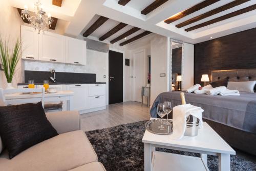 Royal Apartments 4