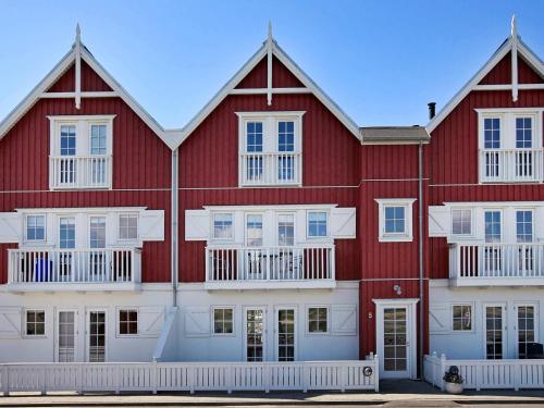 8 person holiday home in Bagenkop-By Traum