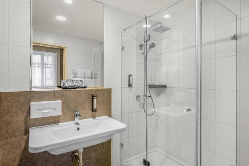 12 Revay Hotel - image 12
