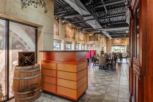 ห้องอาหาร, คอมฟอร์ต อินน์ (Comfort Inn) in แบรนท์ฟอร์ด (ON)